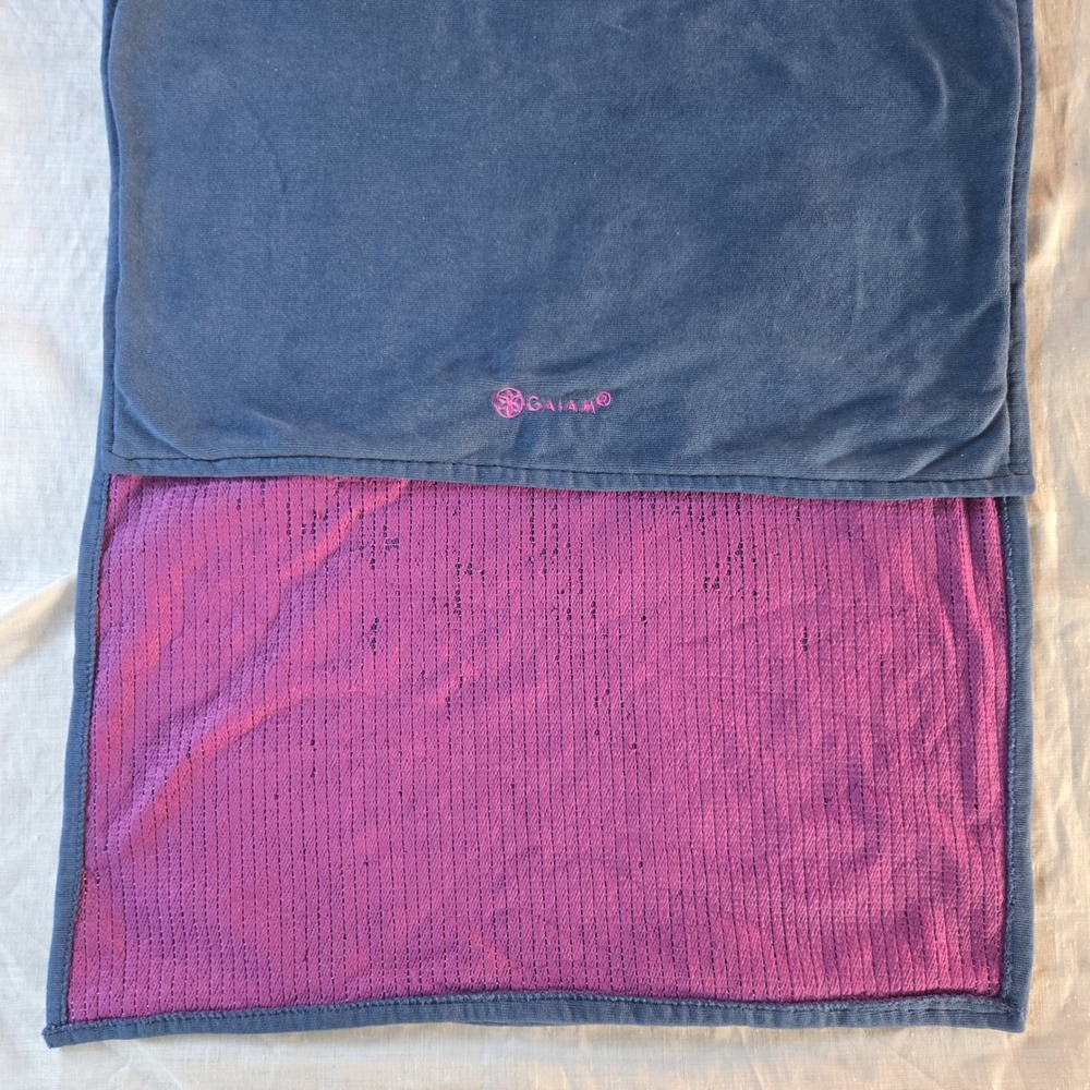 GAIAM Yoga Mat Towel Non Slip Blue Purple Microfiber Grip Hot Yoga DISTRESSED